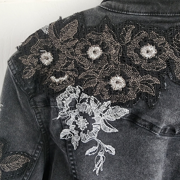 Grace in LA Stunning Black Denim Jacket Embellished with Lace and Embroidery Med - Picture 9 of 12